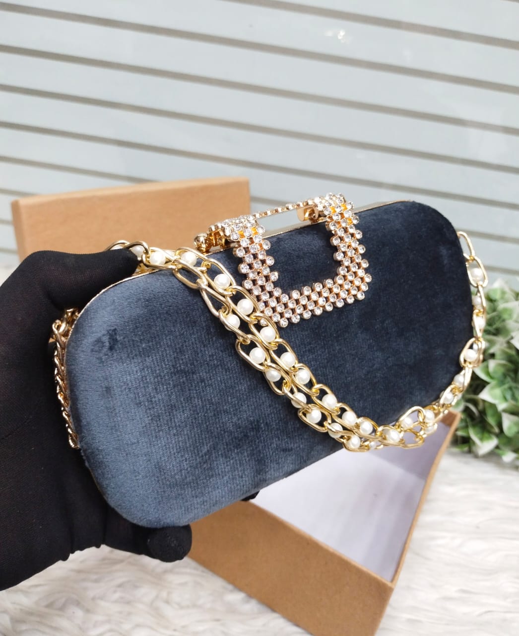 FANCY CLUTCH VELVET