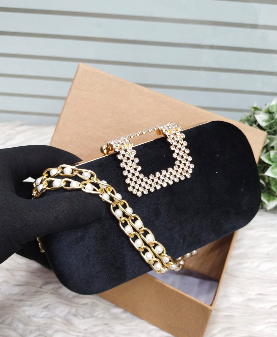 FANCY CLUTCH VELVET