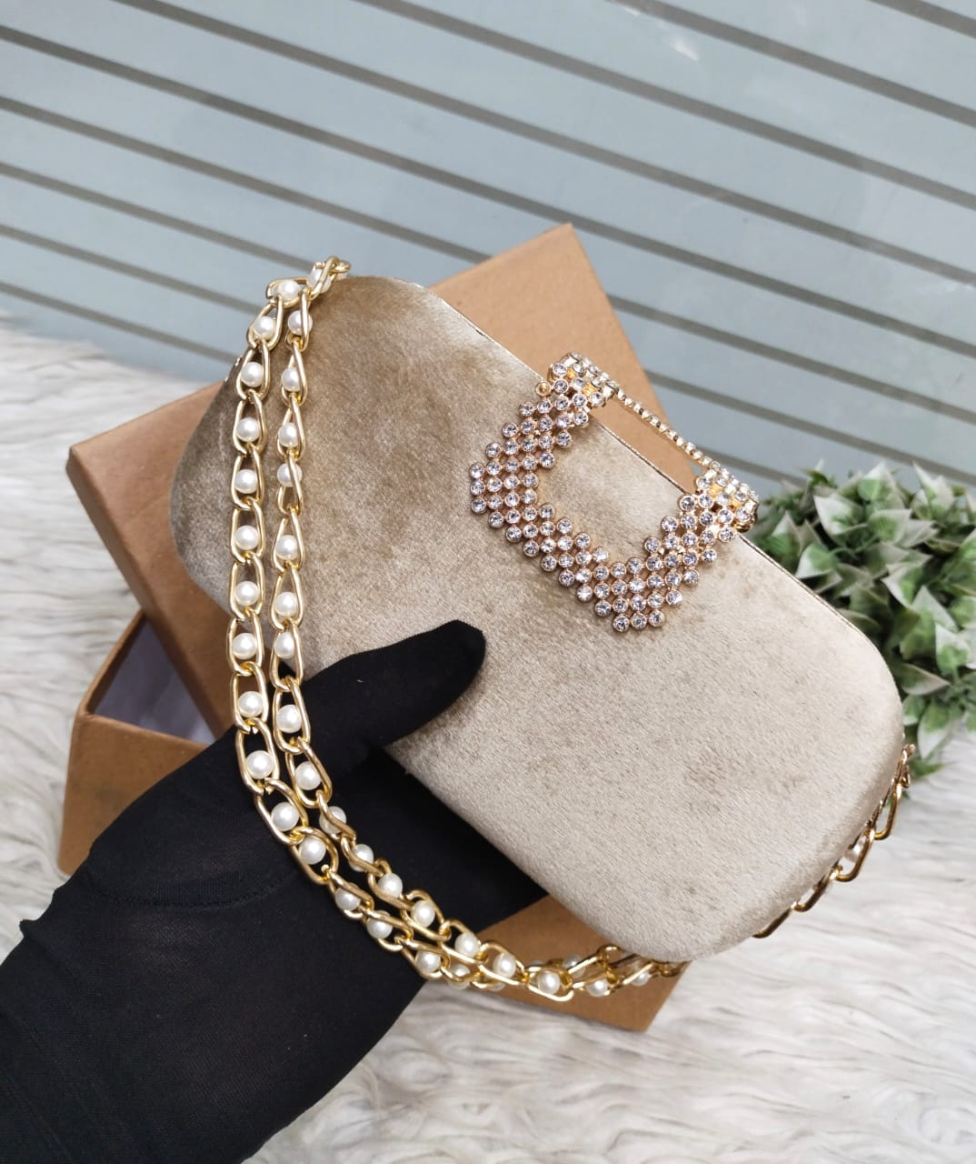 FANCY CLUTCH VELVET